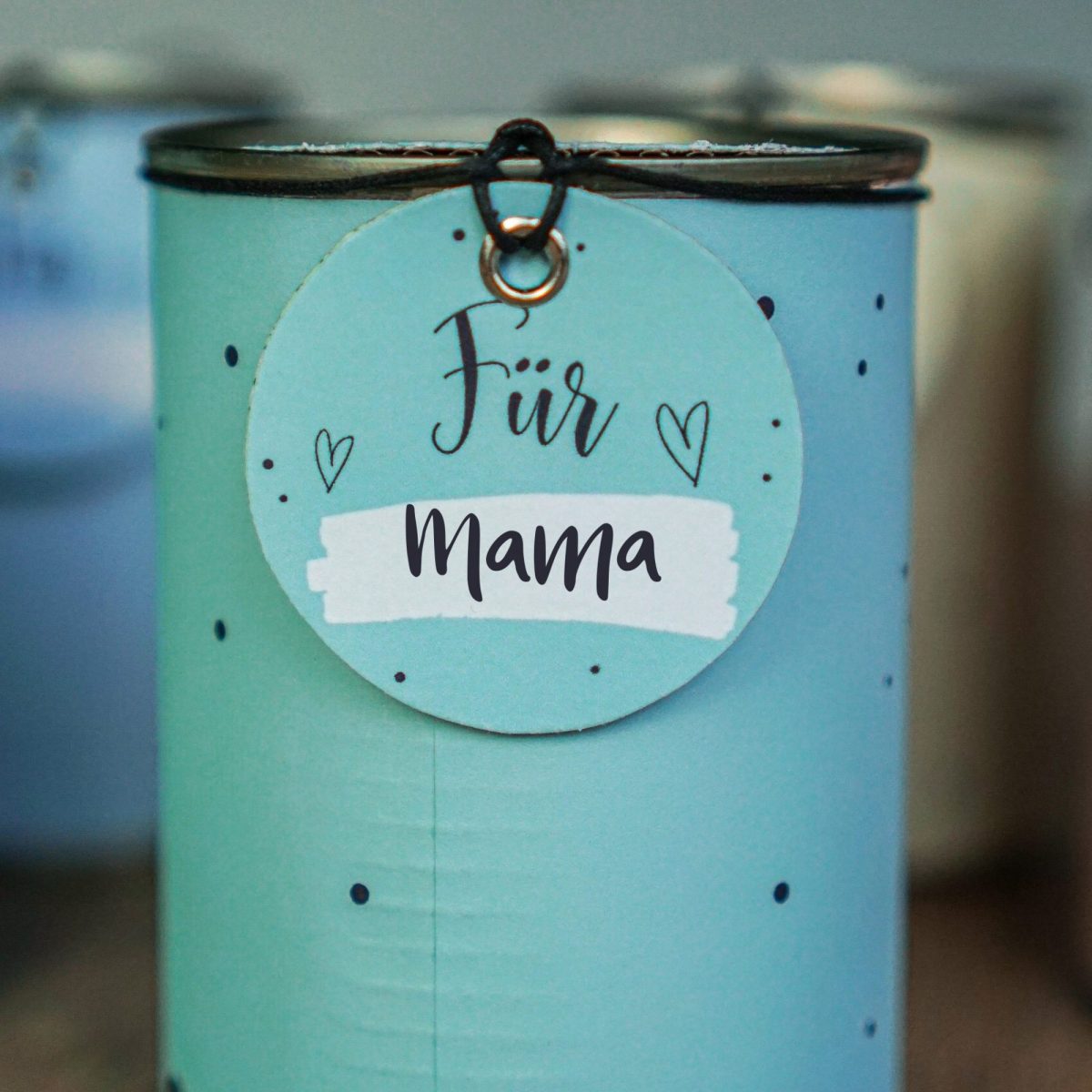 Geschenk zum Muttertag: Dose mit "Für Mama" Anhänger voller kleiner Botschaften