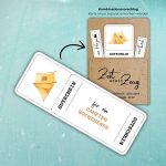 Gutschein Camping Wochenende zum Ausdrucken. Auf der Gutscheinvorlage ist ein gelbes Zelt abgebildet.