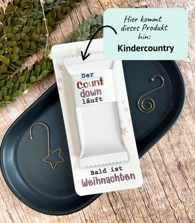 Lustige Weihnachtskarte mit Kinder Country und Aufschrift „Der Countdown läuft – Bald ist Weihnachten“. Liebevolle DIY Druckvorlage als kleine Aufmerksamkeit für Adventszeit oder Nikolaus.
