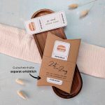 Burger essen Gutschein Vorlage zum Ausdrucken. Der Gutschein steckt in einer Gutscheinkarte, auf der steht „Zeit statt Zeug“. Diese Gutscheinkarte muss separat erworben werden. Liebevoll gestaltete Druckvorlagen, um ganz einfach einen Gutschein Burger essen selber basteln zu können.