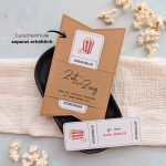 Kino Gutschein Vorlage zum Ausdrucken. Der Gutschein steckt in einer Gutscheinkarte, auf der steht „Zeit statt Zeug“. Diese Gutscheinkarte muss separat erworben werden. Liebevoll gestaltete Druckvorlagen, um ganz einfach einen Gutschein Kino selber basteln zu können.