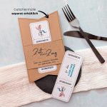 Lieblingsrestaurant Gutschein Vorlage zum Ausdrucken. Der Gutschein steckt in einer Gutscheinkarte, auf der steht „Zeit statt Zeug“. Diese Gutscheinkarte muss separat erworben werden. Liebevoll gestaltete Druckvorlagen, um ganz einfach einen Gutschein Lieblingsrestaurant selber basteln zu können.