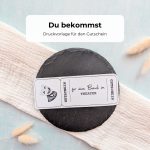 Gutschein Theater Druckvorlage als PDF zum Downloaden. Auf dem Theater-Gutschein sind eine lachende und eine weinende Maske im Aquarellstil abgebildet.